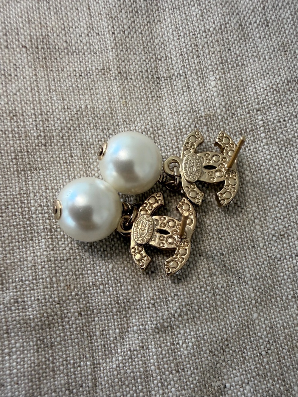CHANEL Gold-Tone Pearl Drop CC Logo Earrings in White - Picture 3 of 9